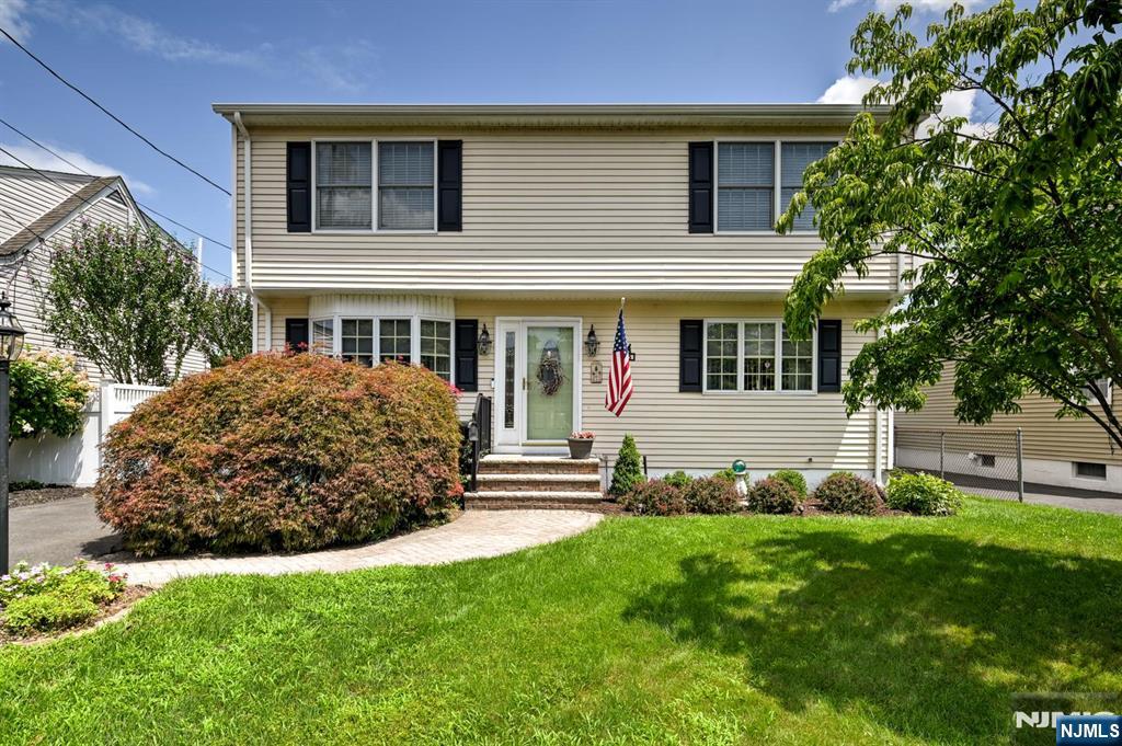 115 Olive Avenue - Photo 3