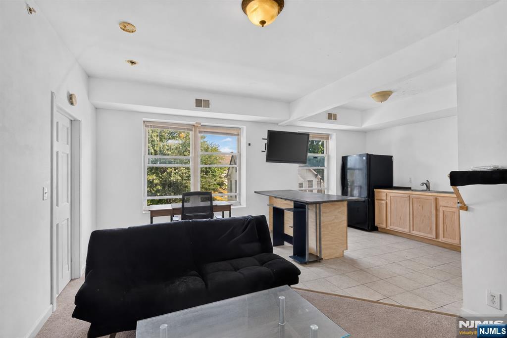 133 Maple Avenue 303 - Photo 3
