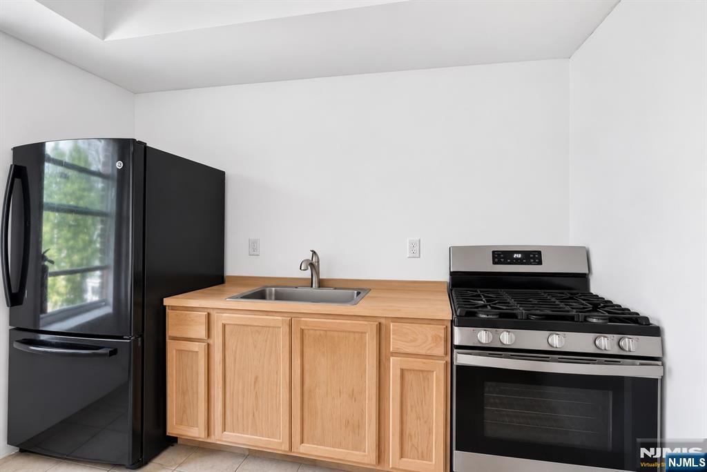 133 Maple Avenue 303 - Photo 4