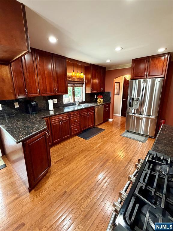 598 Cleveland Avenue - Photo 2