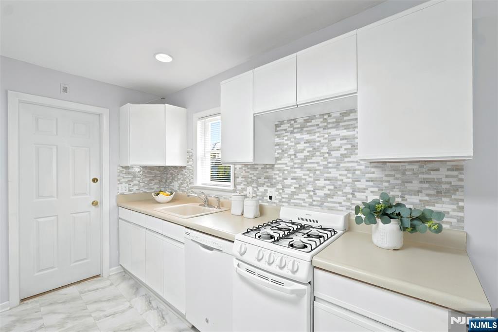 888 Lake Street - Photo 5