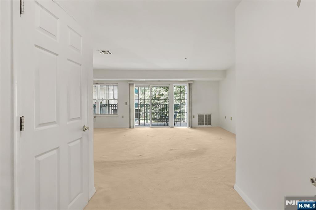 401 Dercole #211, Norwood, NJ 07648