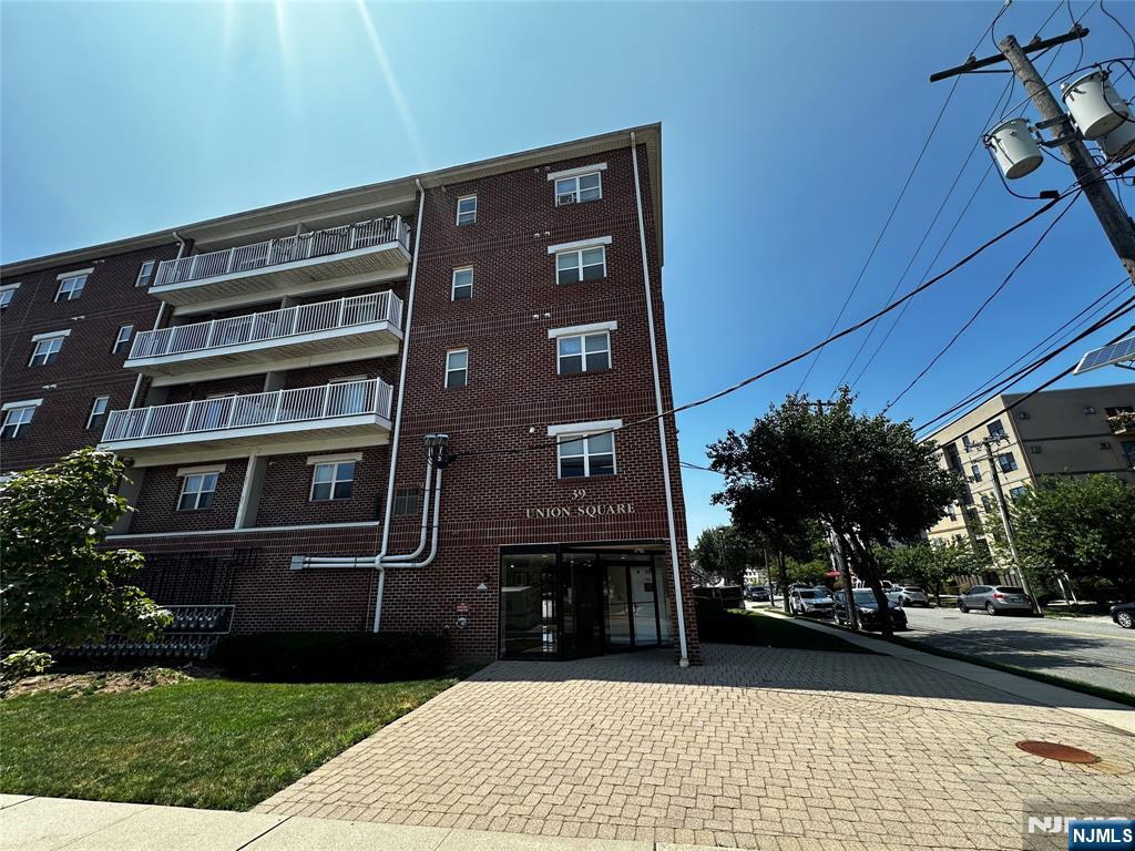 39 Union Street 201 - Photo 1