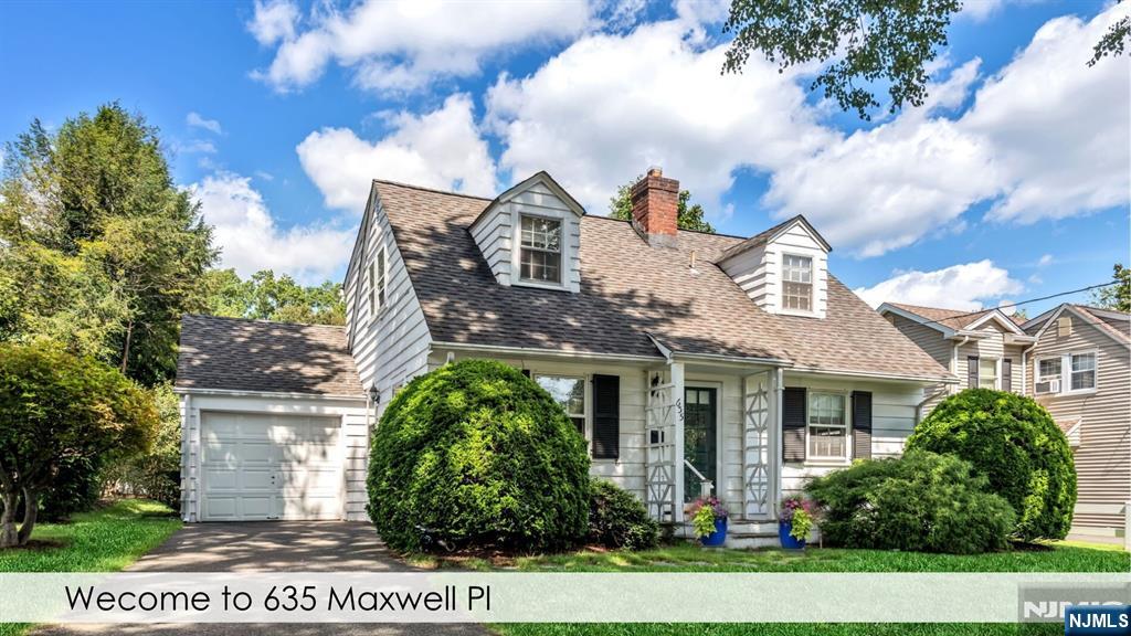 635 Maxwell Place - Photo 1