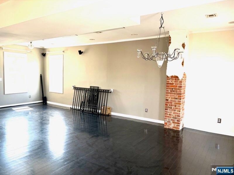 266 Livingston Avenue - Photo 4