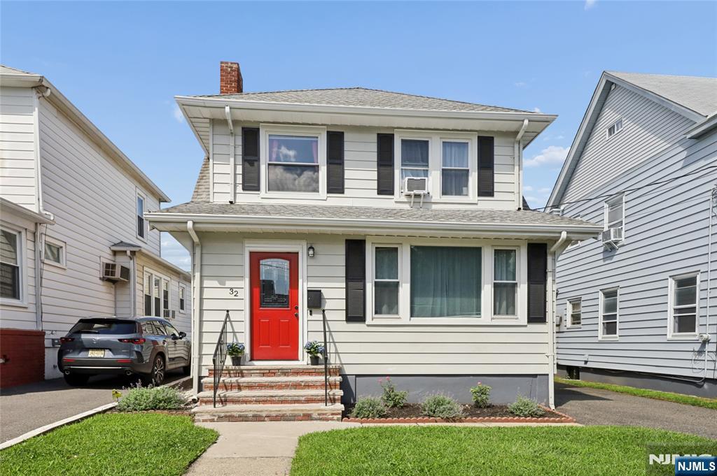 32 Barrington Avenue - Photo 2