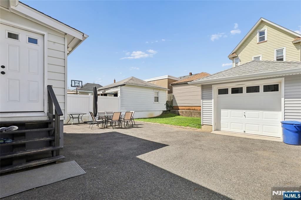 32 Barrington Avenue - Photo 4