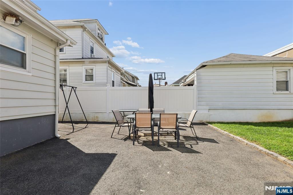32 Barrington Avenue - Photo 5