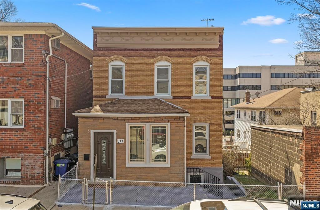 244 Lincoln Avenue - Photo 2