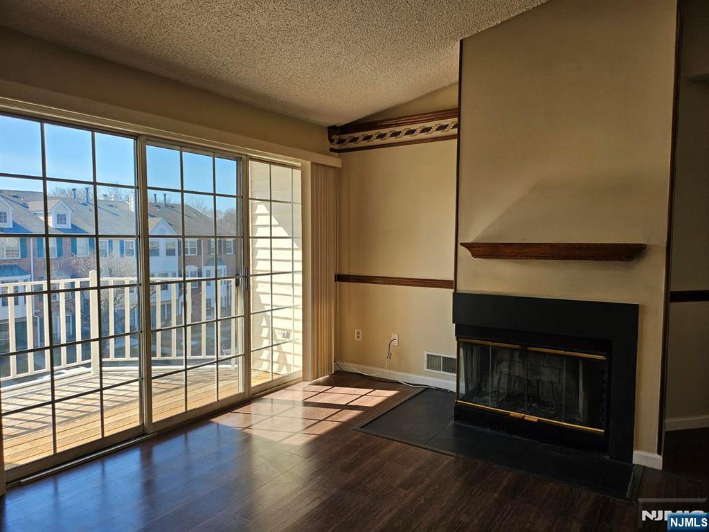 877 Juniper Way 877 - Photo 5