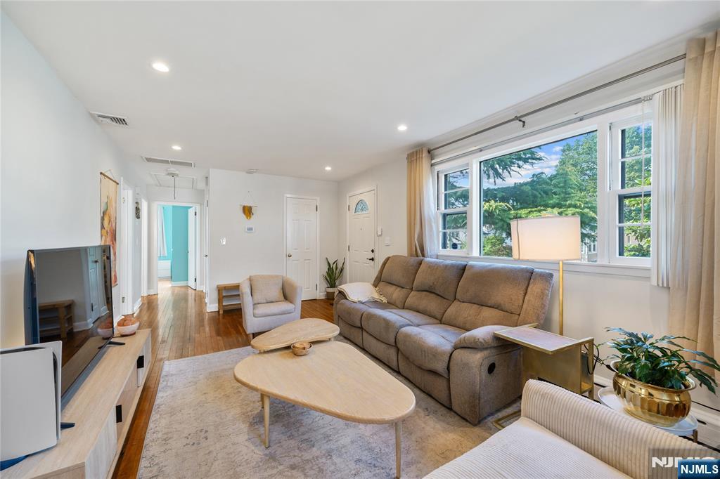 343 Delawanna Avenue - Photo 4