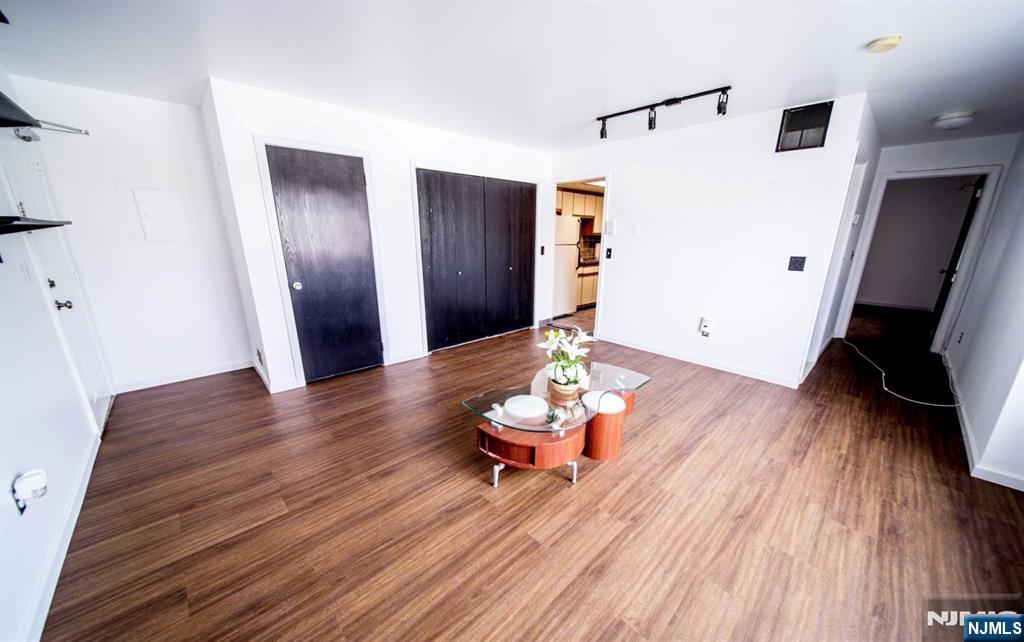 89 Kansas Street 3D - Photo 2
