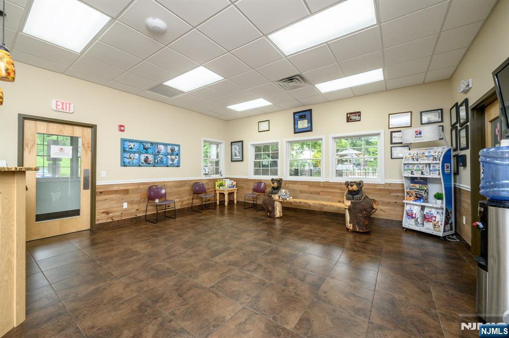 612 Mount Pleasant Avenue - Photo 3