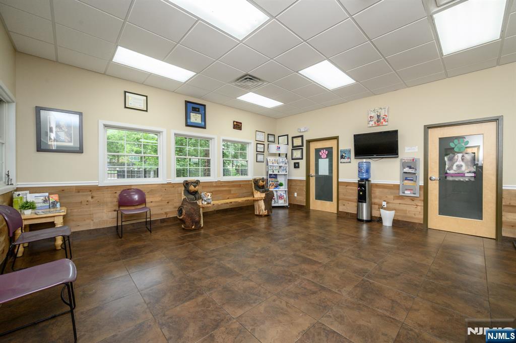 612 Mount Pleasant Avenue - Photo 4