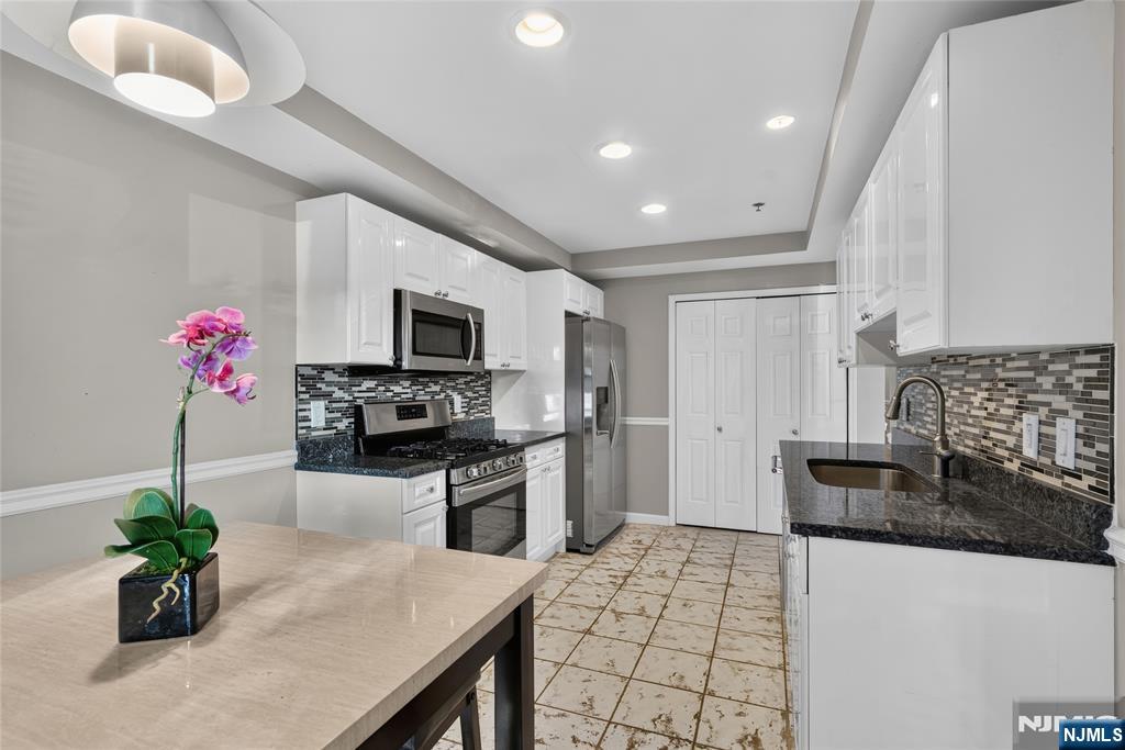 304 Smith Court 304 - Photo 5