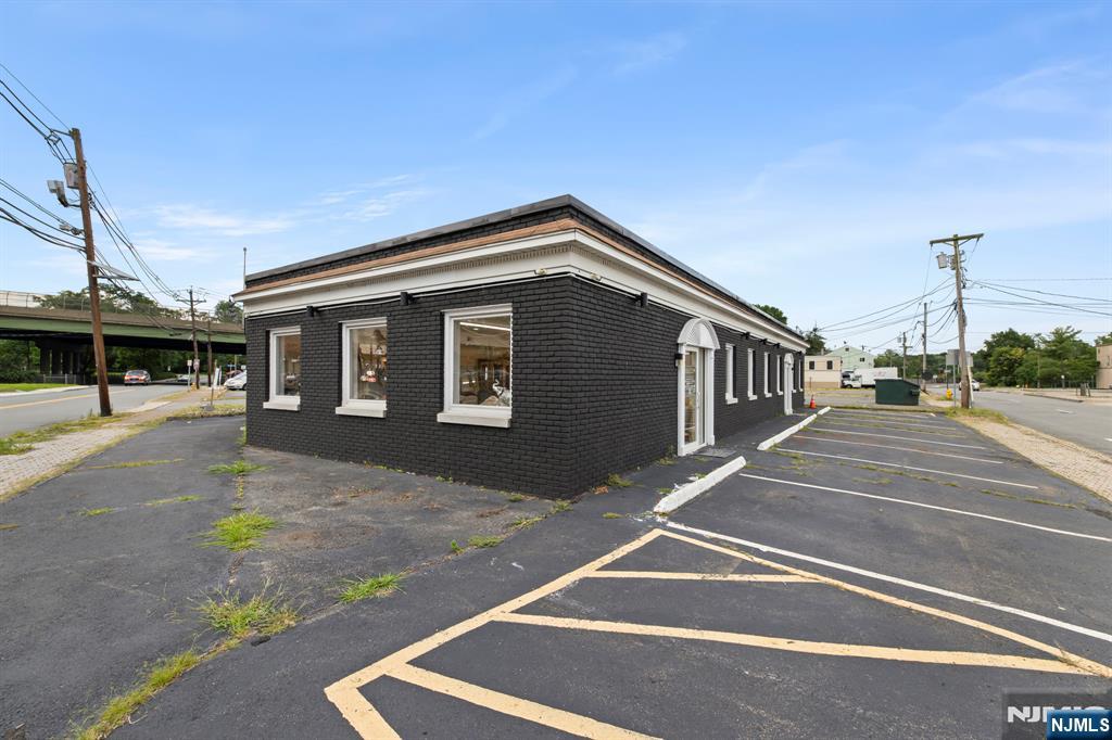 141 Mountainview Boulevard - Photo 4