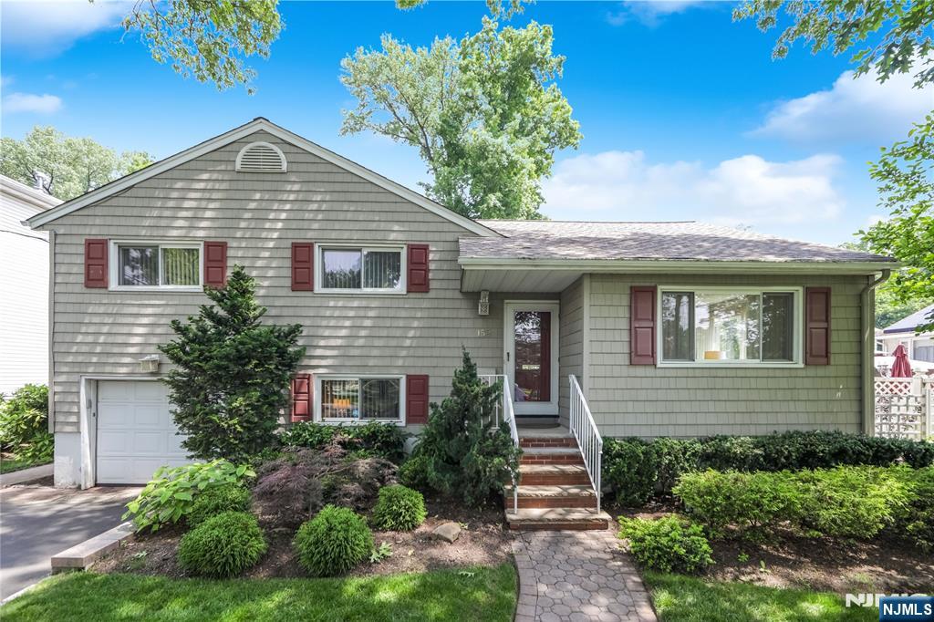 152 Coles Ave, Hackensack, NJ 07601