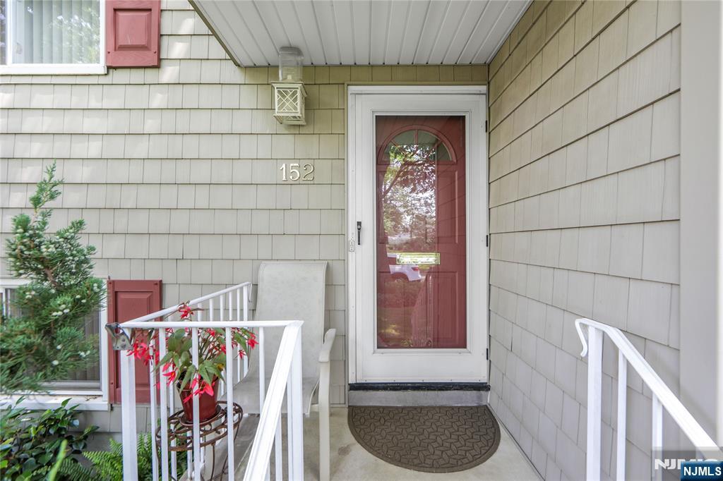 152 Coles Ave, Hackensack, NJ 07601