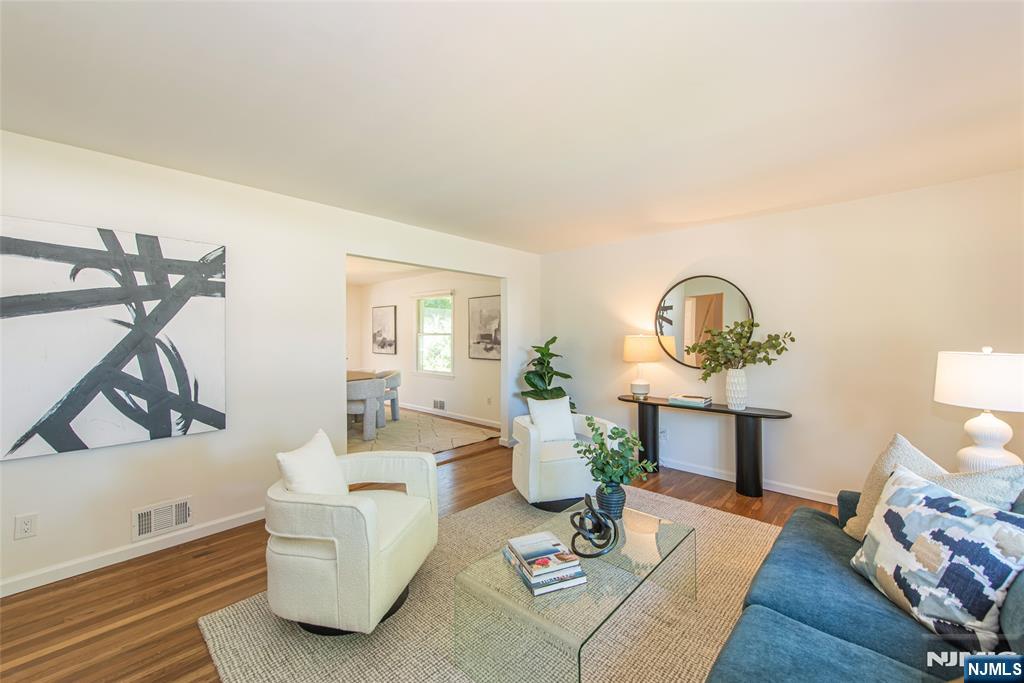 8 Judith Place - Photo 5