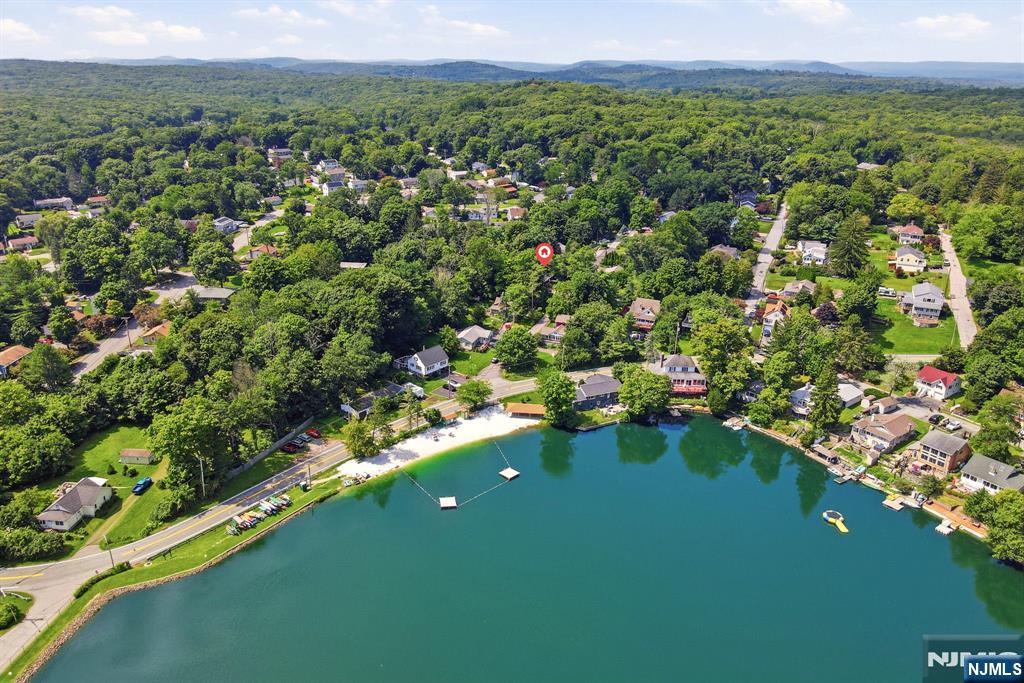 35th image of 13 Woodside Dr, West Milford, NJ 07480 | MLS# 26030169