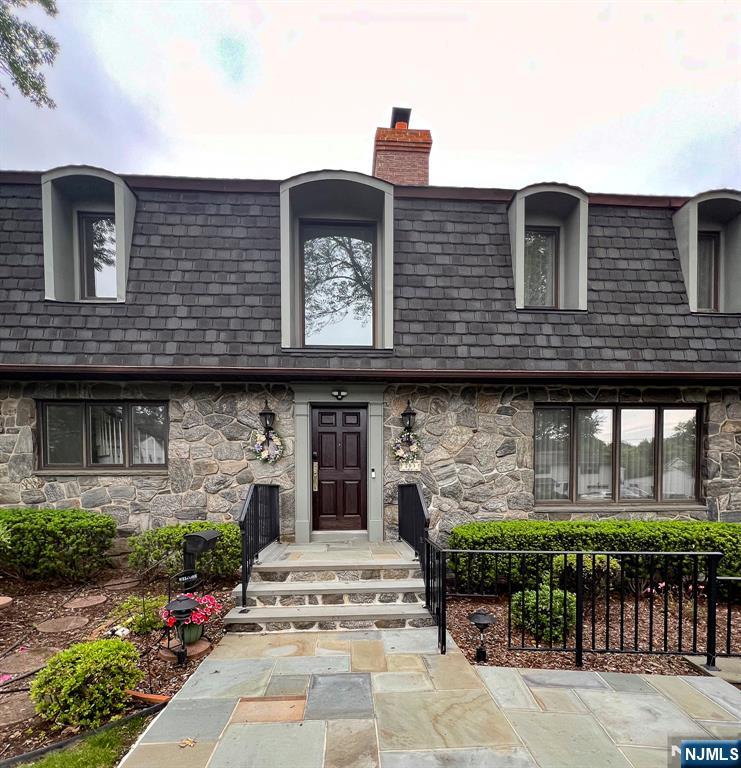 203 Harwood Place - Photo 2