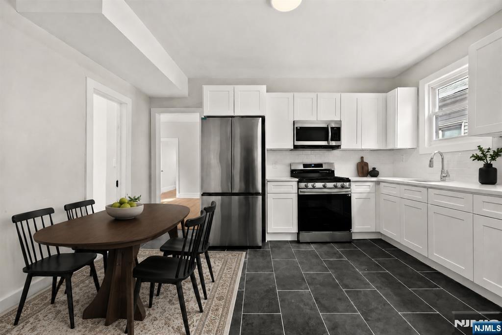 28 Riverside Place 2 - Photo 2