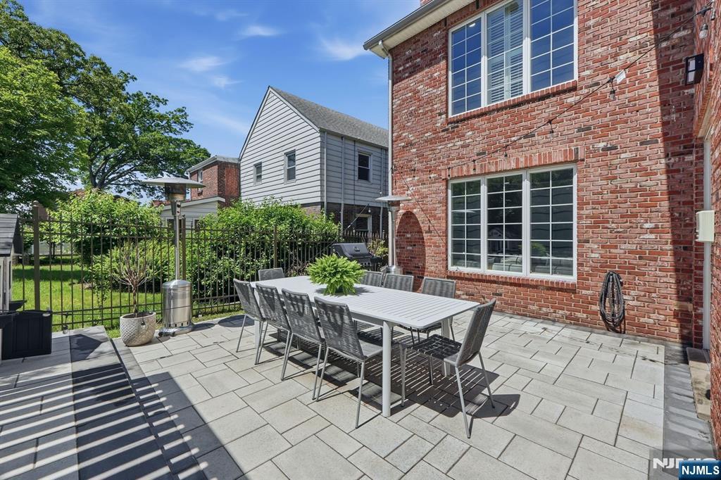 70 Mcelroy Avenue - Photo 5