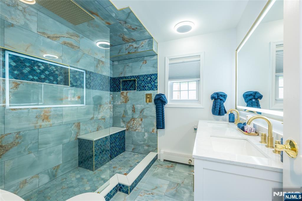 1247 Valley - Photo 3