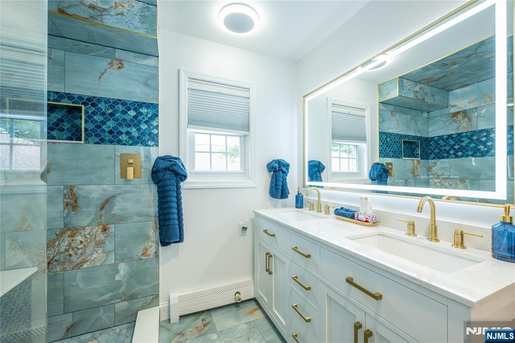 1247 Valley - Photo 4