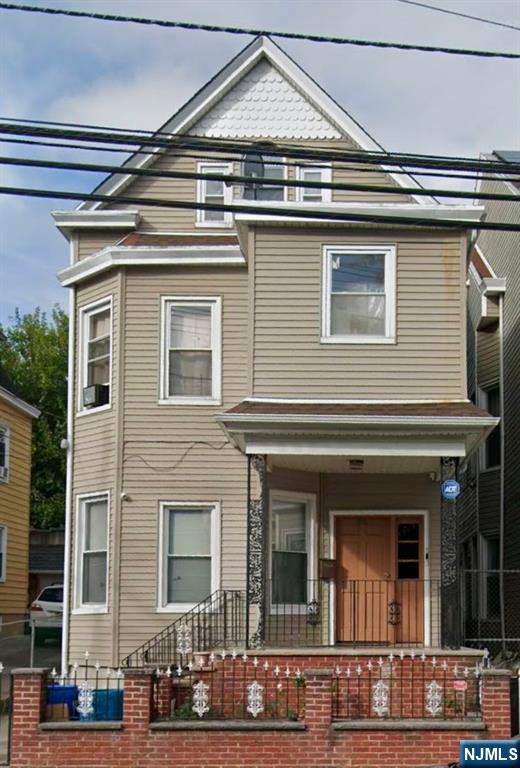 818 Madison Avenue 3 - Photo 1