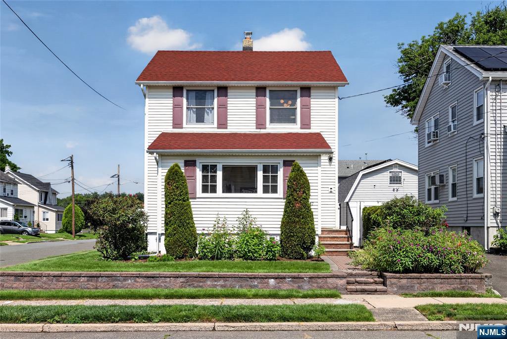 47 Colling Ave, Rochelle Park, NJ 07662