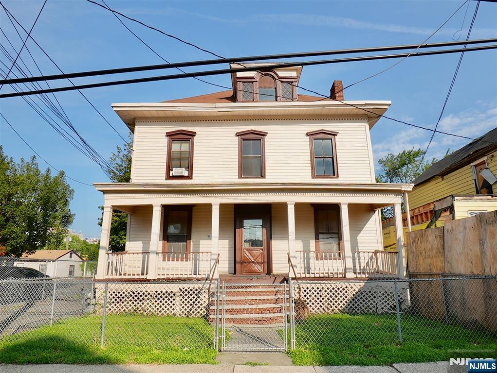 27 Augusta Street - Photo 1