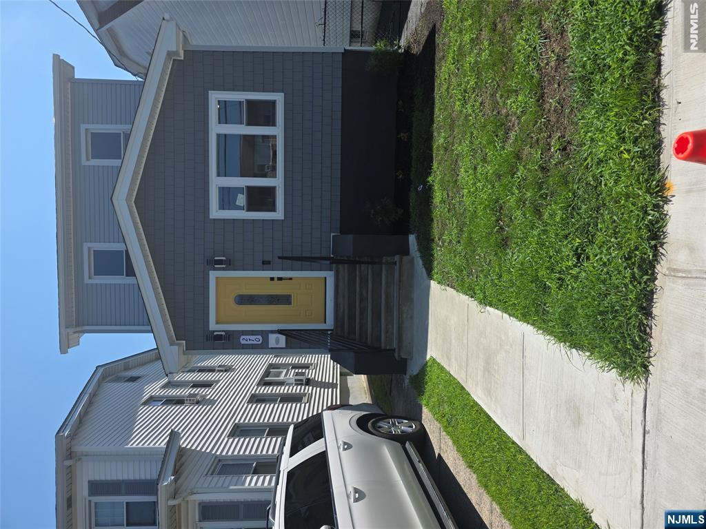 270 40th Street - Photo 2