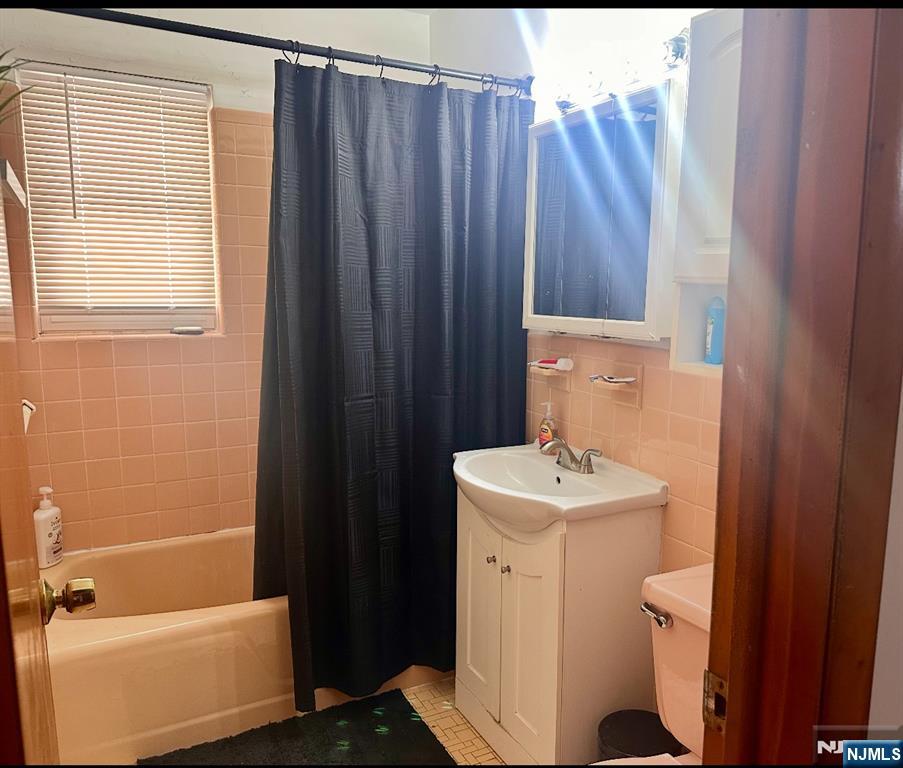239 Riverview - Photo 2