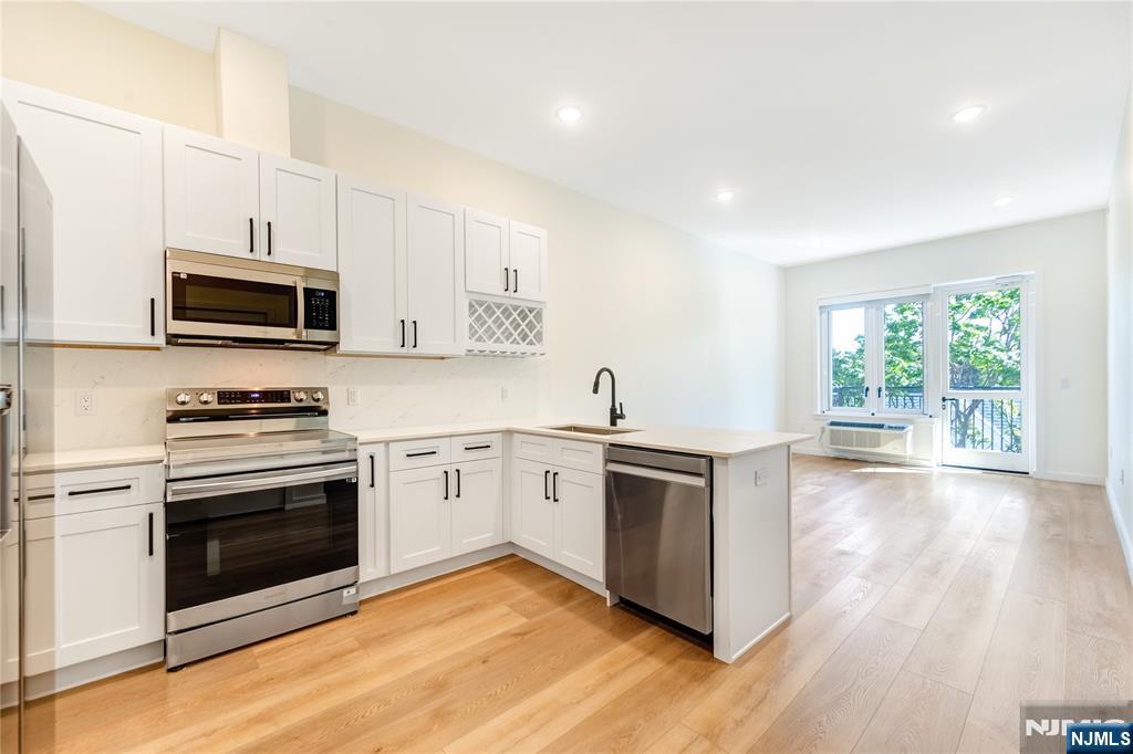 51 Queen Anne Road 410 - Photo 4