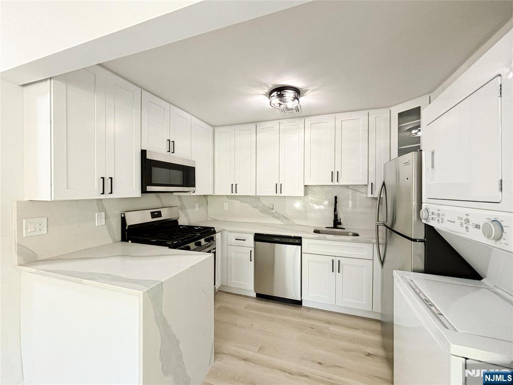 135 Falcon Ridge Way - Photo 1