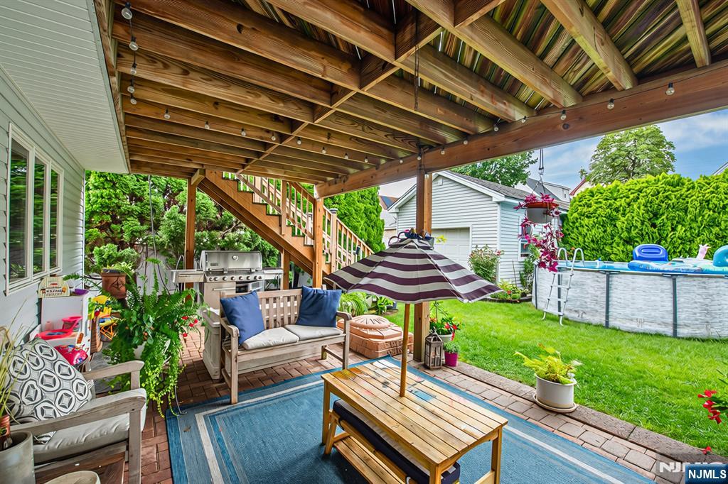 223 Division Avenue - Photo 4