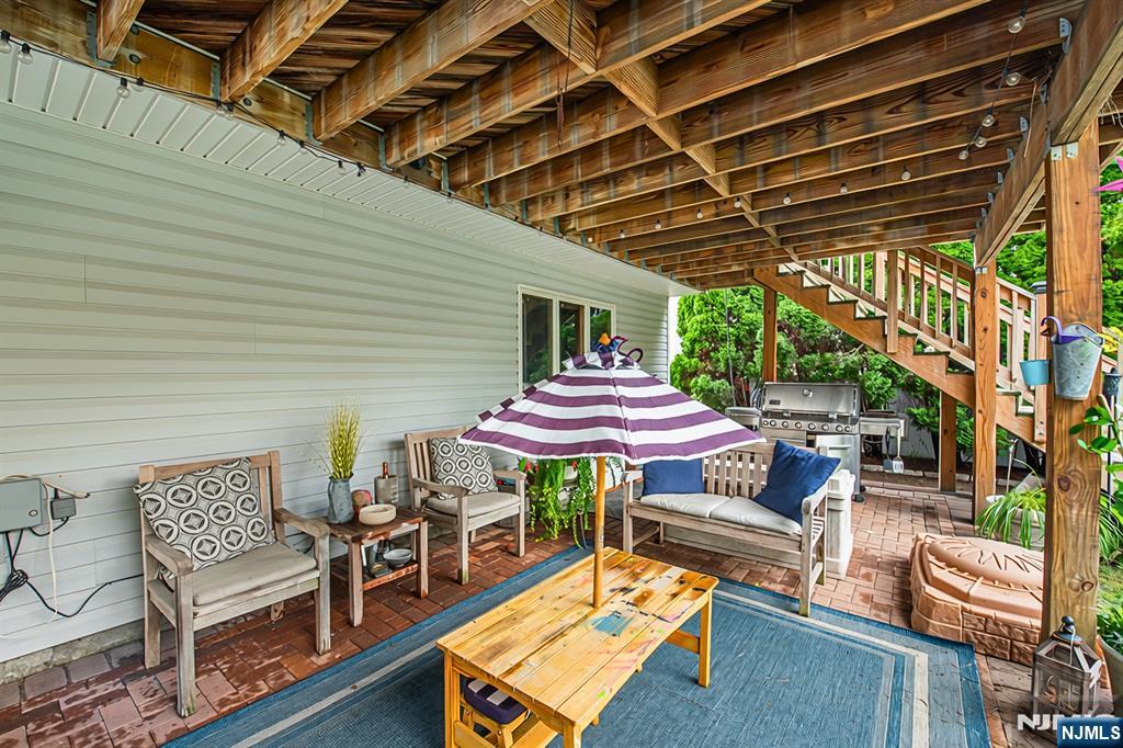 223 Division Avenue - Photo 5