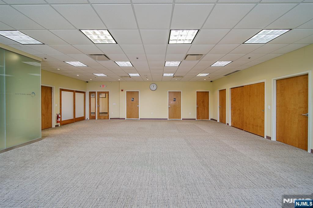 280 Broad Avenue 3F - Photo 5