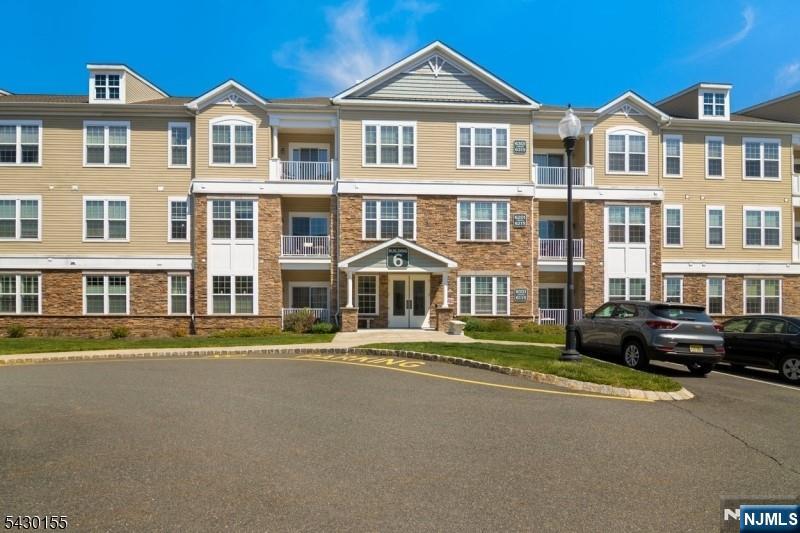 6102 Veterans Drive - Photo 2