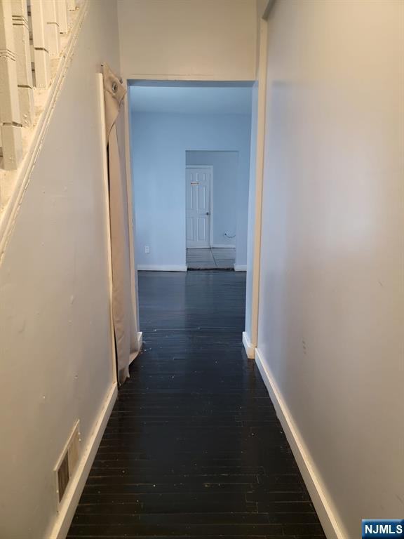 476 Laurel Street - Photo 3