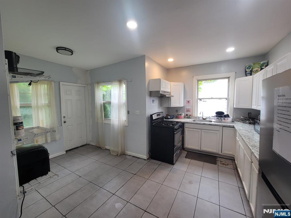 476 Laurel Street - Photo 4
