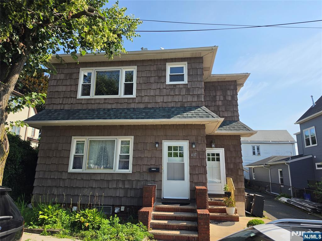 437 Broad Street - Photo 1