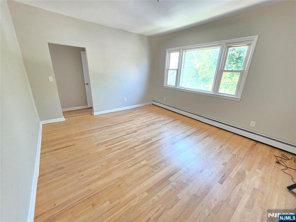 437 Broad Street - Photo 4