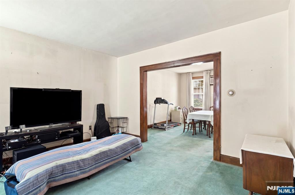 185 Floyd Street - Photo 3