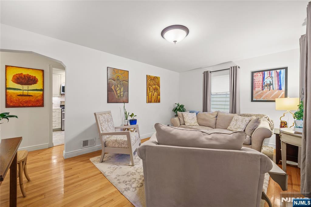 102 Sherwood Street - Photo 3
