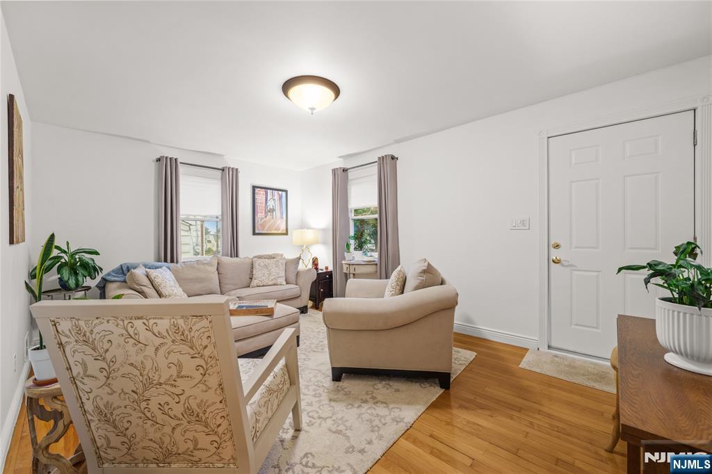 102 Sherwood Street - Photo 4