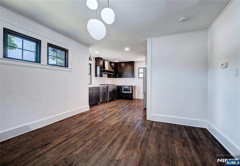 35 Sheridan Avenue - Photo 5