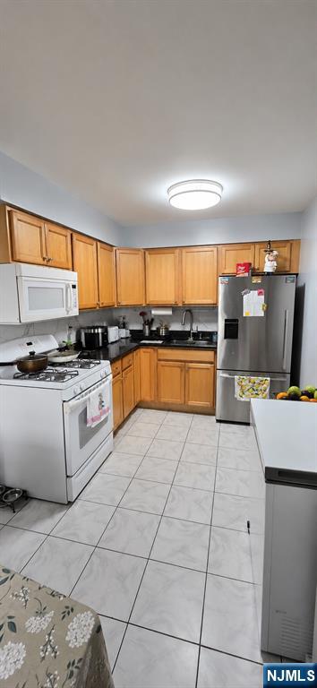 7017 Columbia Avenue #6
