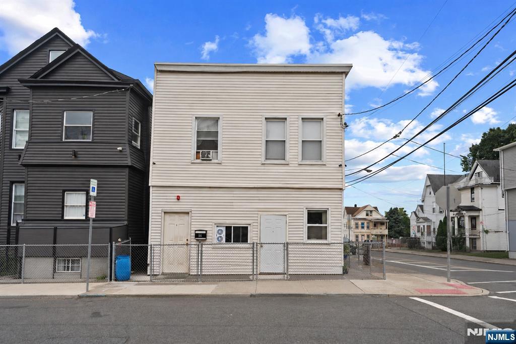 54 Genessee Avenue - Photo 3